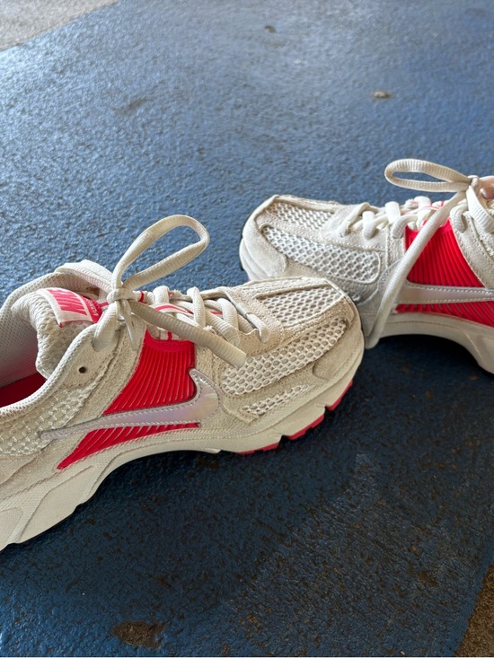 Nike Shoes - Womens White & Hot Pink Mesh Athletic Sneakers
